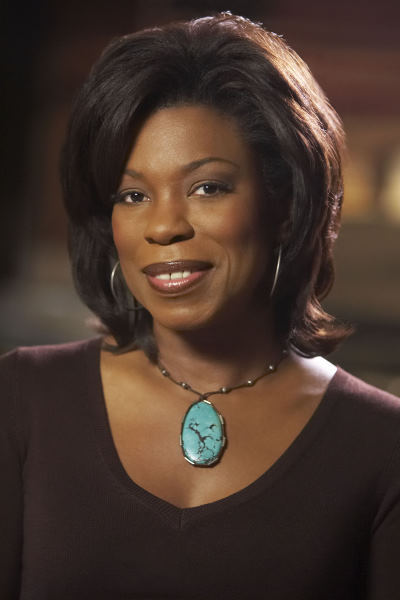 Lorraine Toussaint in Saving Grace (2007)