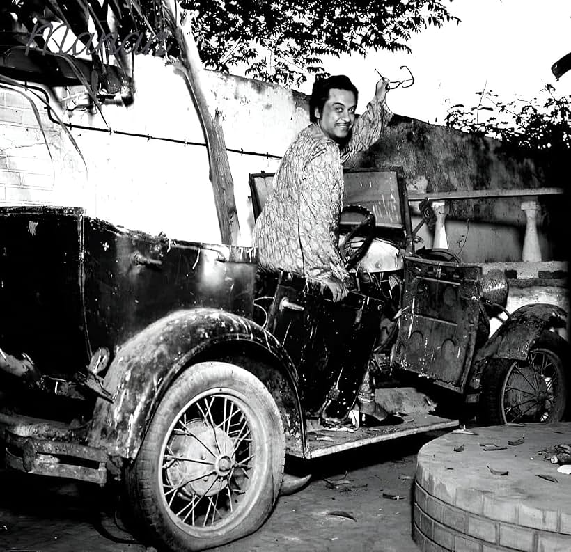 Kishore Kumar in Chalti Ka Naam Gaadi (1958)