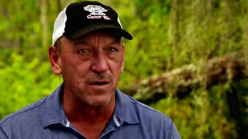 Swamp People: Troy Hunts An Alligator Named Big Head Jr.