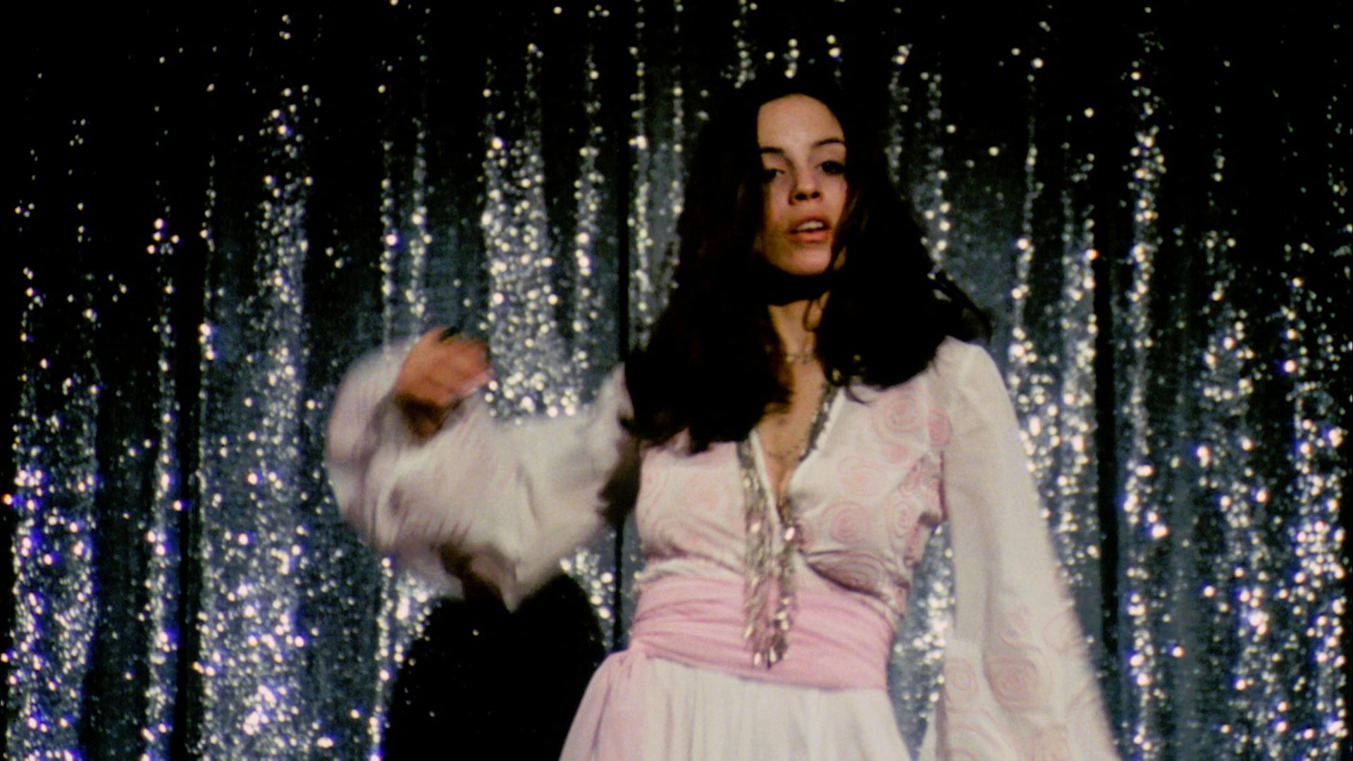 Céline Lomez in Gina (1975)