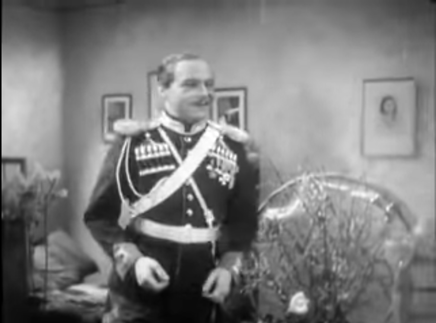 Paul Hartmann in Mazurka (1935)