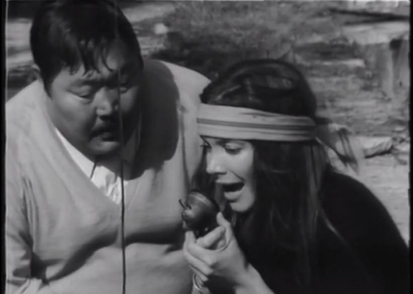 Anna Gaël and Iska Khan in Karatekas and co (1973)