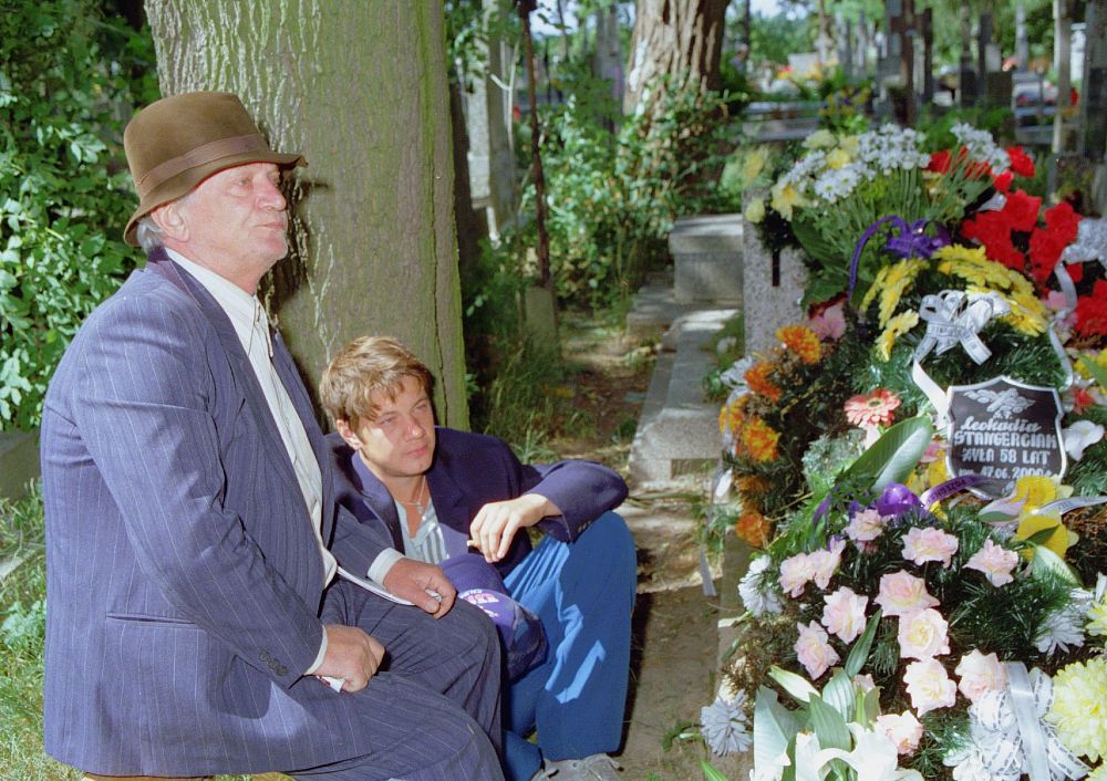 Marian Kociniak and Marek Dyjak in Kalipso (2000)