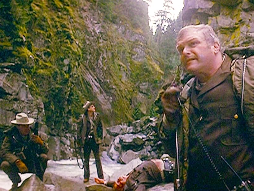 Brian Dennehy and Jack Starrett in First Blood (1982)