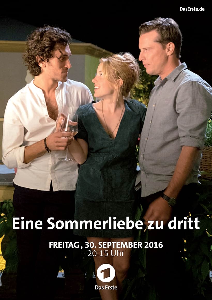 Florian Panzner, Paula Kalenberg, and Vladimir Korneev in Eine Sommerliebe zu Dritt (2016)