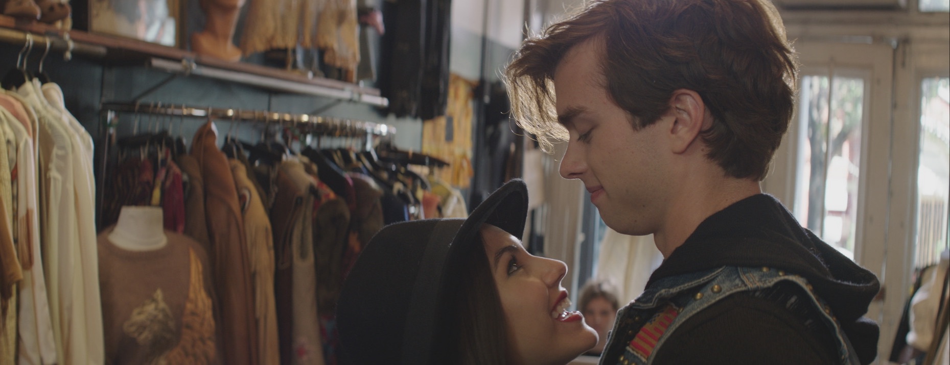 Victoria Justice in Naomi and Ely's No Kiss List (2015)