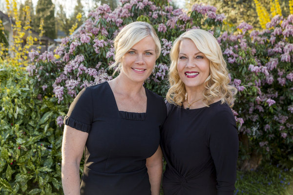 Barbara Niven and Alison Sweeney in Murder, She Baked: A Deadly Recipe (2016)