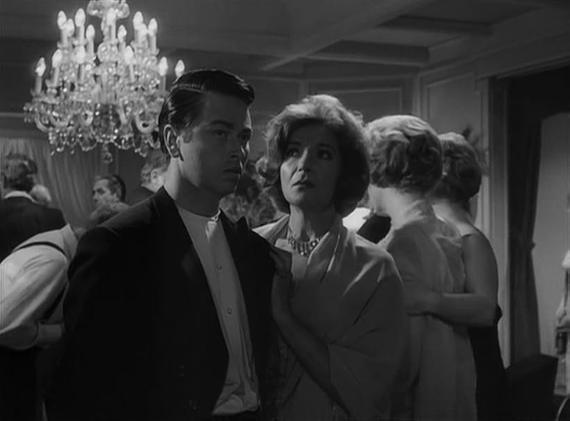 Xavier Loyá and Bertha Moss in The Exterminating Angel (1962)