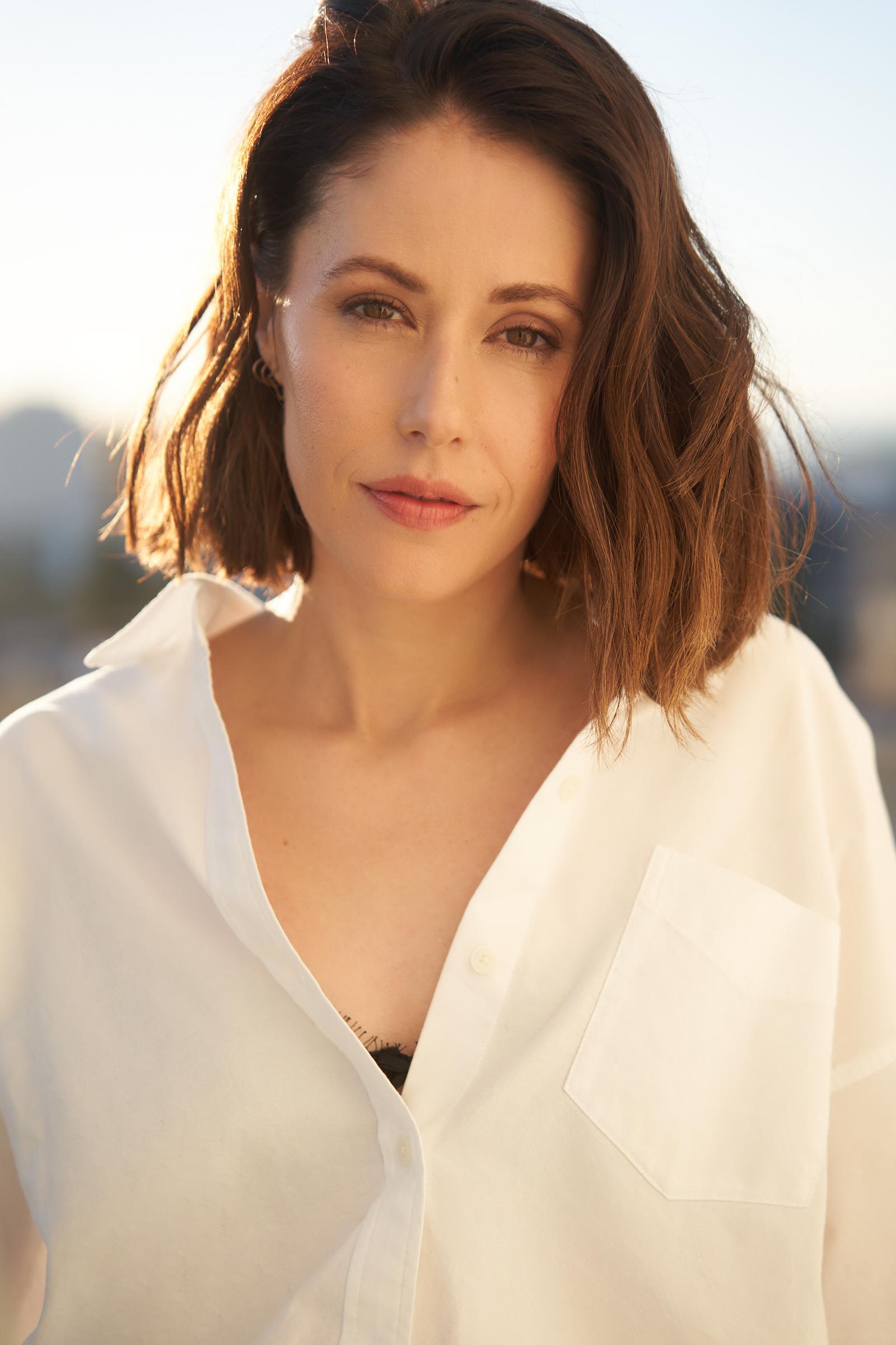 Amanda Crew