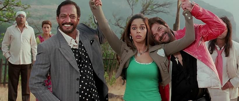 Nana Patekar, Anil Kapoor, Supriya Karnik, Paresh Rawal, Mallika Sherawat, and Sherveer Vakil in Welcome (2007)