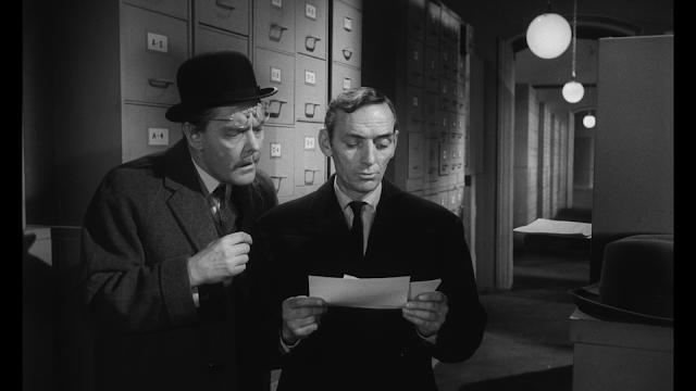 Sam Kydd and Thorley Walters in The Risk (1960)