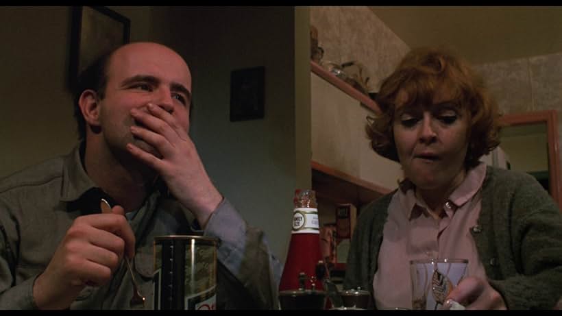 Peter Boyle and K Callan in Joe (1970)