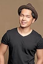 Carlo Aquino