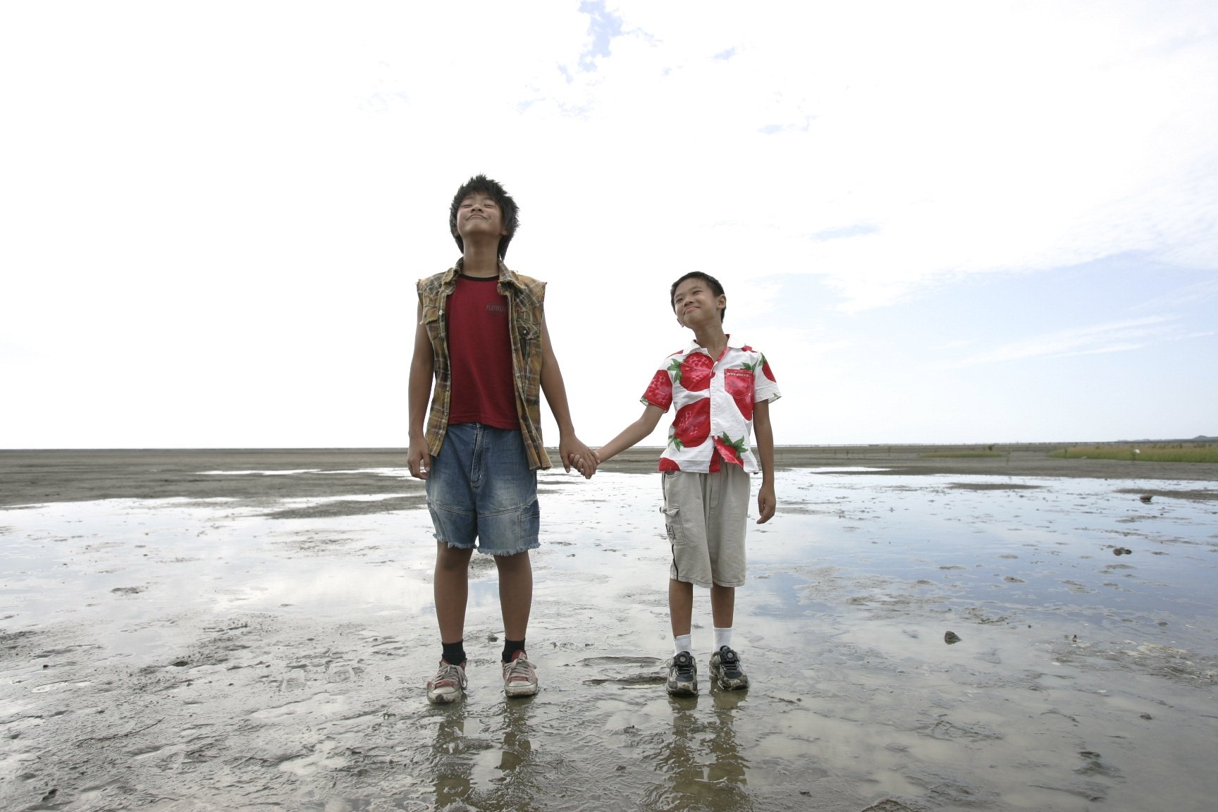 Chin-Yu Pan and Kuan-yi Lee in Orz Boyz (2008)