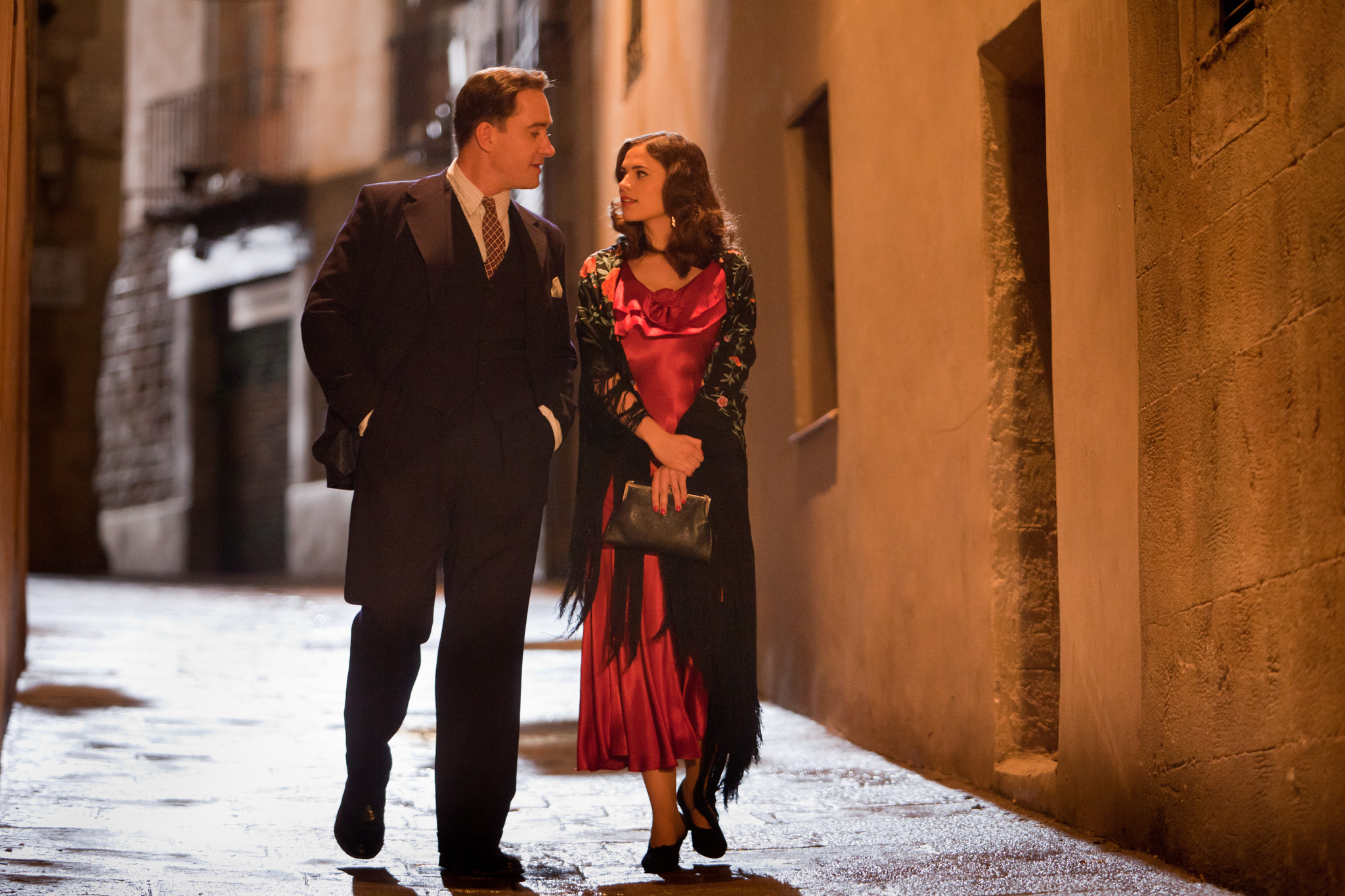 Matthew Macfadyen and Hayley Atwell in Any Human Heart (2010)