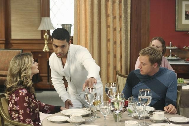 Wilmer Valderrama, Alan Tudyk, and Gillian Vigman in Suburgatory (2011)