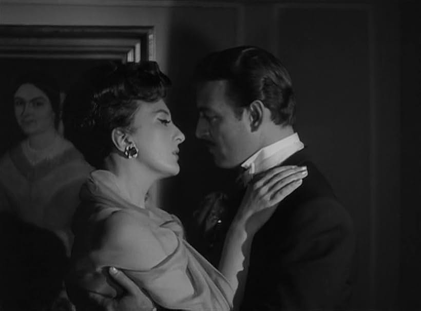 César del Campo and Lucy Gallardo in The Exterminating Angel (1962)