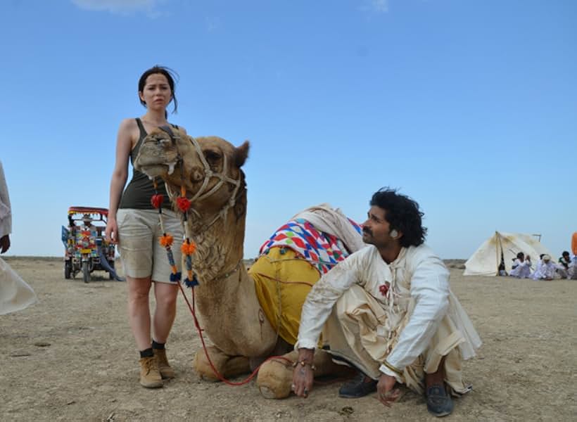 Purab Kohli and Saidah Jules in Jal (2013)