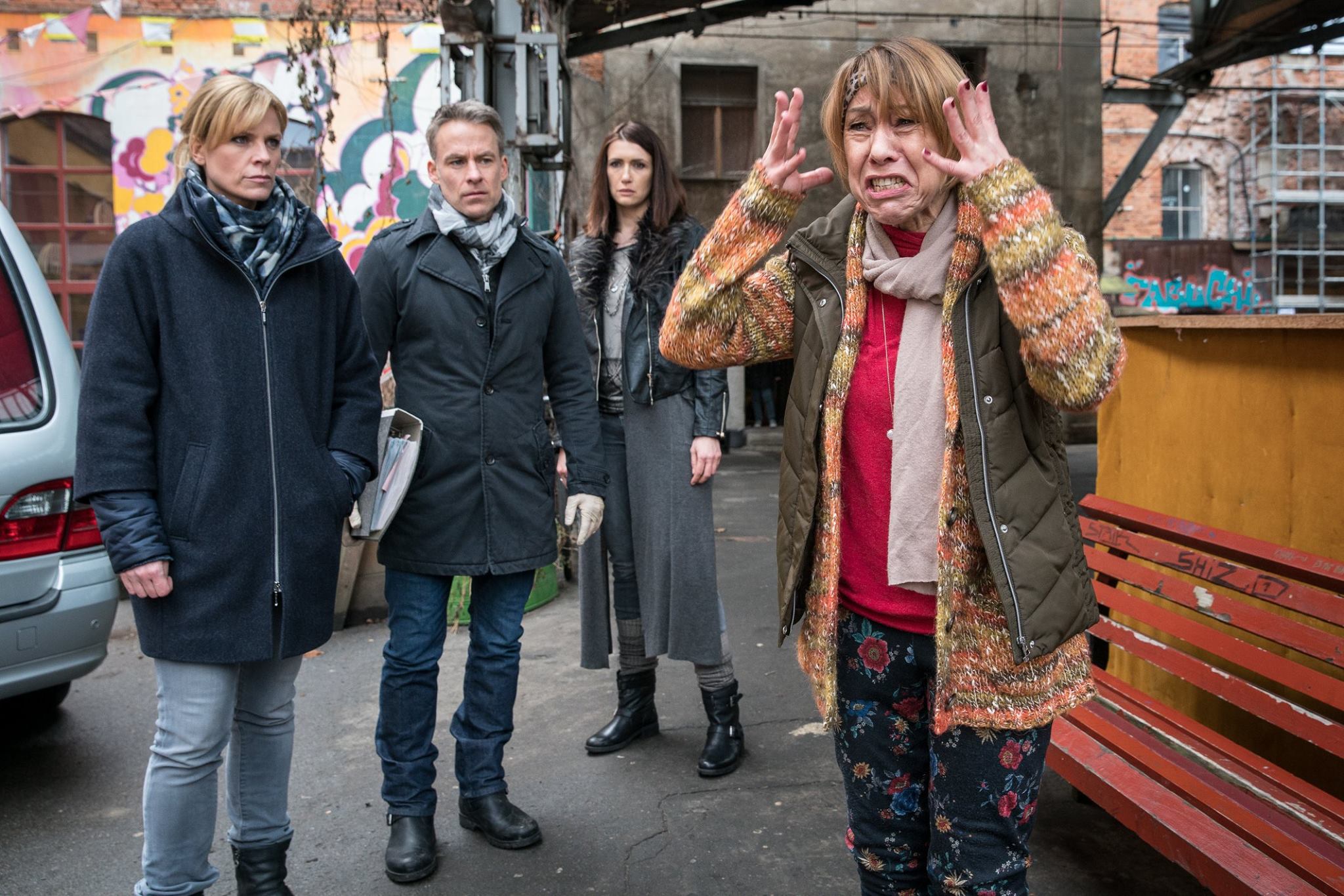 Marco Girnth, Melanie Marschke, Claudia Mehnert, and Gitta Schweighöfer in Leipzig Homicide (2001)