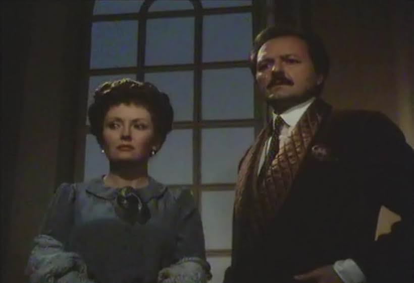 Sarah Badel and Peter Bowles in The Irish R.M. (1983)