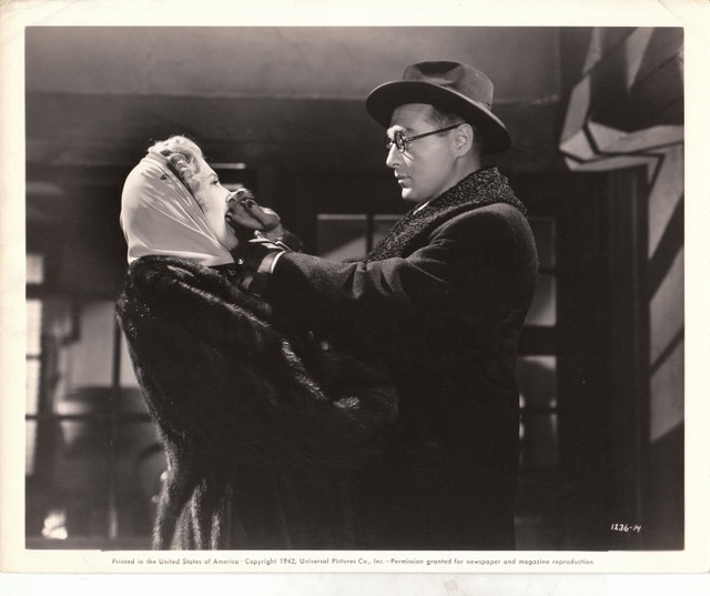 Peter Lorre and Ilona Massey in Invisible Agent (1942)