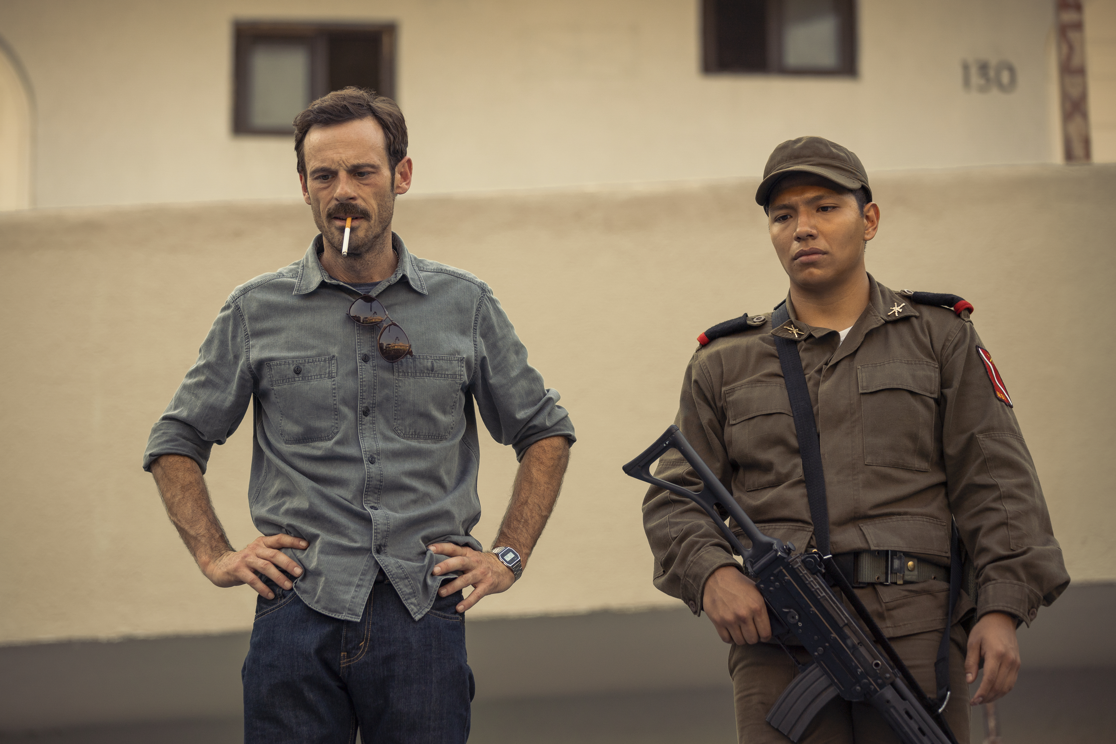 Scoot McNairy in La Voz (2021)