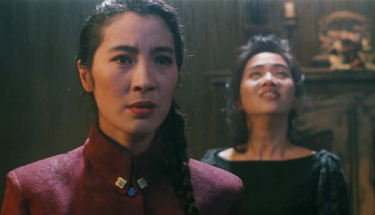 Michelle Yeoh and Anita Mui in Heroic Trio 2: Executioners (1993)