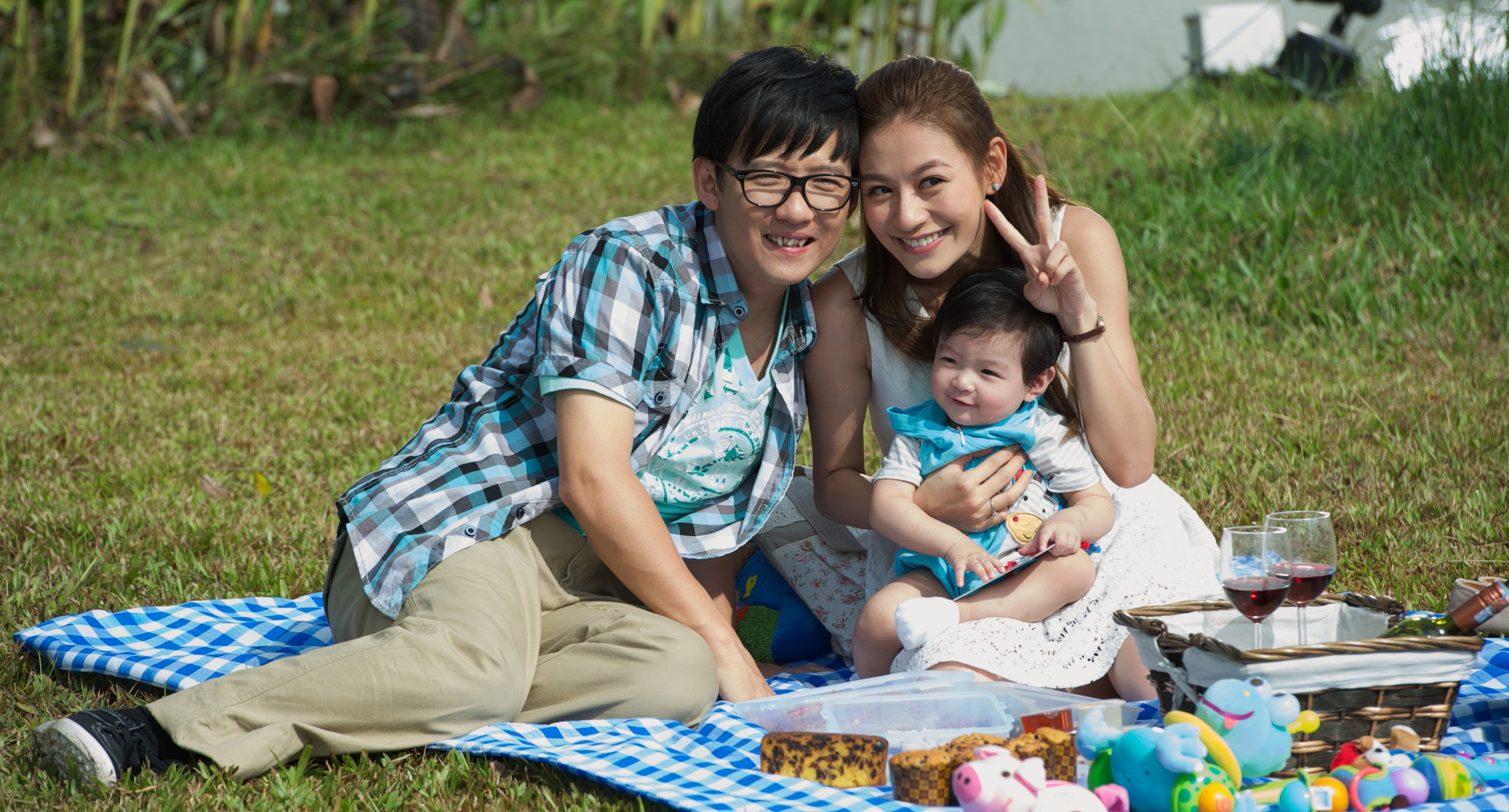 Ah-Niu and Elanne Kong in The Wedding Diary 2 (2013)