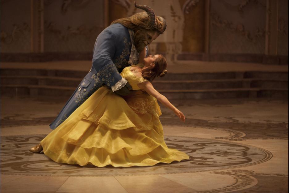 Emma Watson and Dan Stevens in Beauty and the Beast (2017)