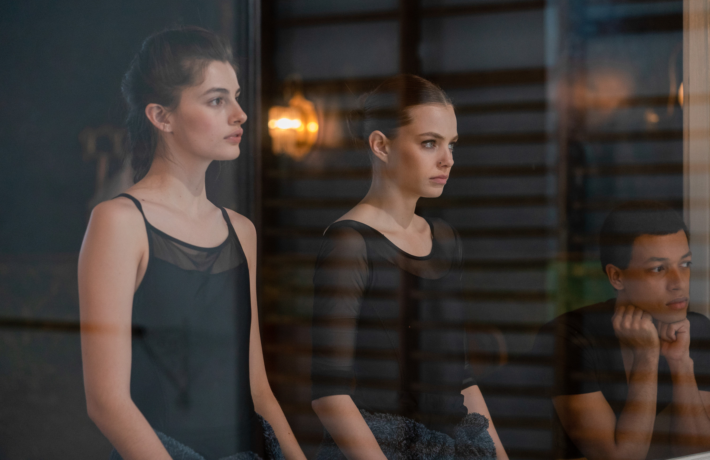 Kristine Froseth and Diana Silvers in Birds of Paradise (2021)