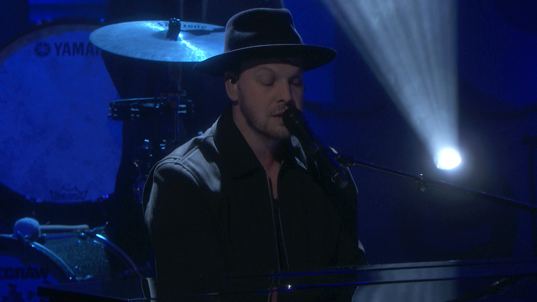 Gavin DeGraw in Conan (2010)