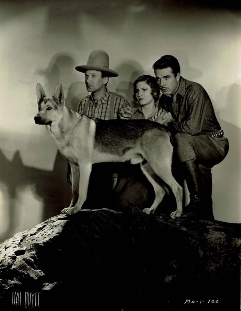 El Brendel, Janet Chandler, Onslow Stevens, and Son O'Dawn in Born to Fight (1932)