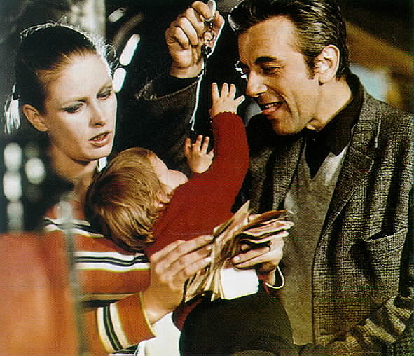 Andrzej Lapicki, Beata Tyszkiewicz, and Karolina Wajda in Everything for Sale (1969)