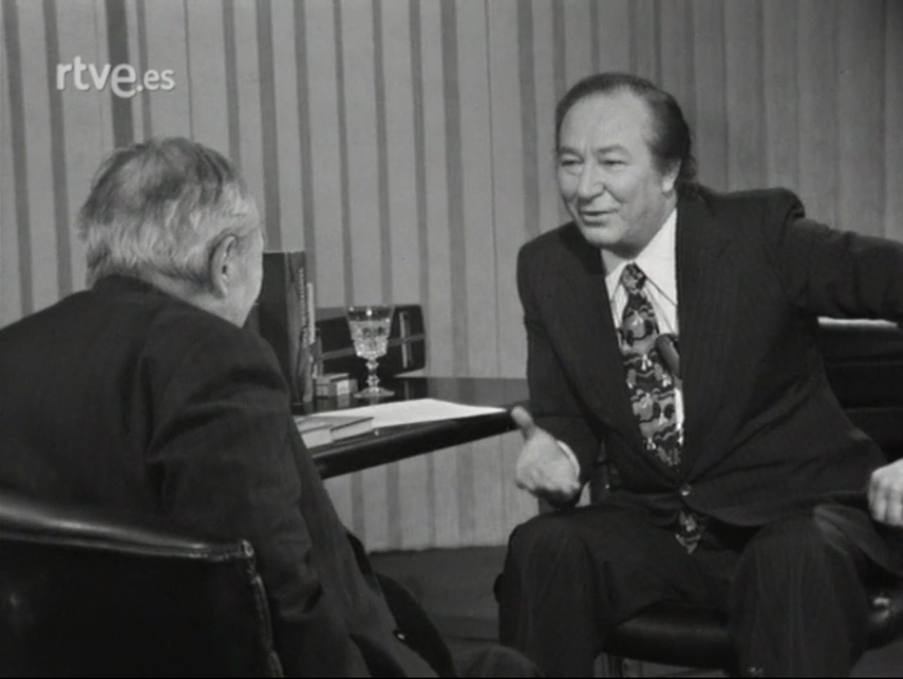 Joaquín Soler Serrano and Josep Pla in A fondo (1976)