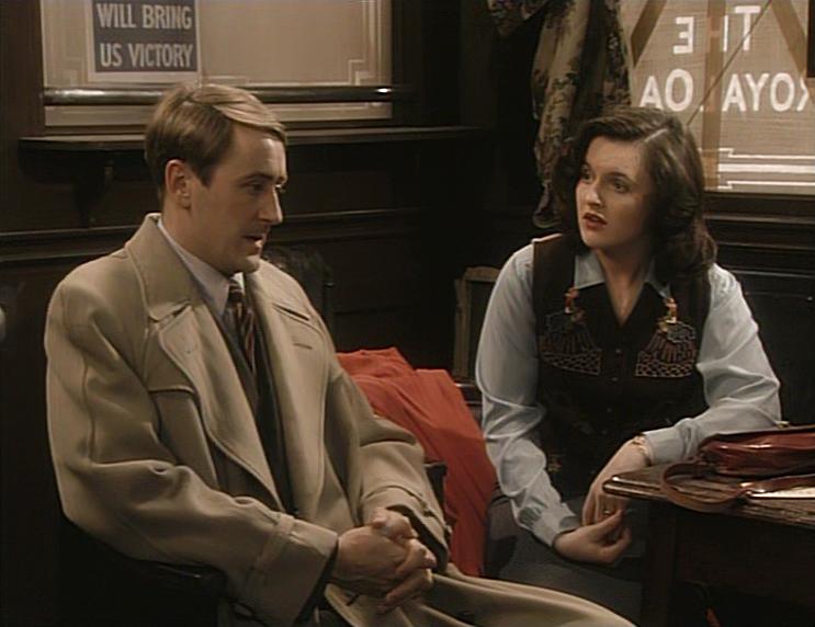 Dervla Kirwan and Nicholas Lyndhurst in Goodnight Sweetheart (1993)