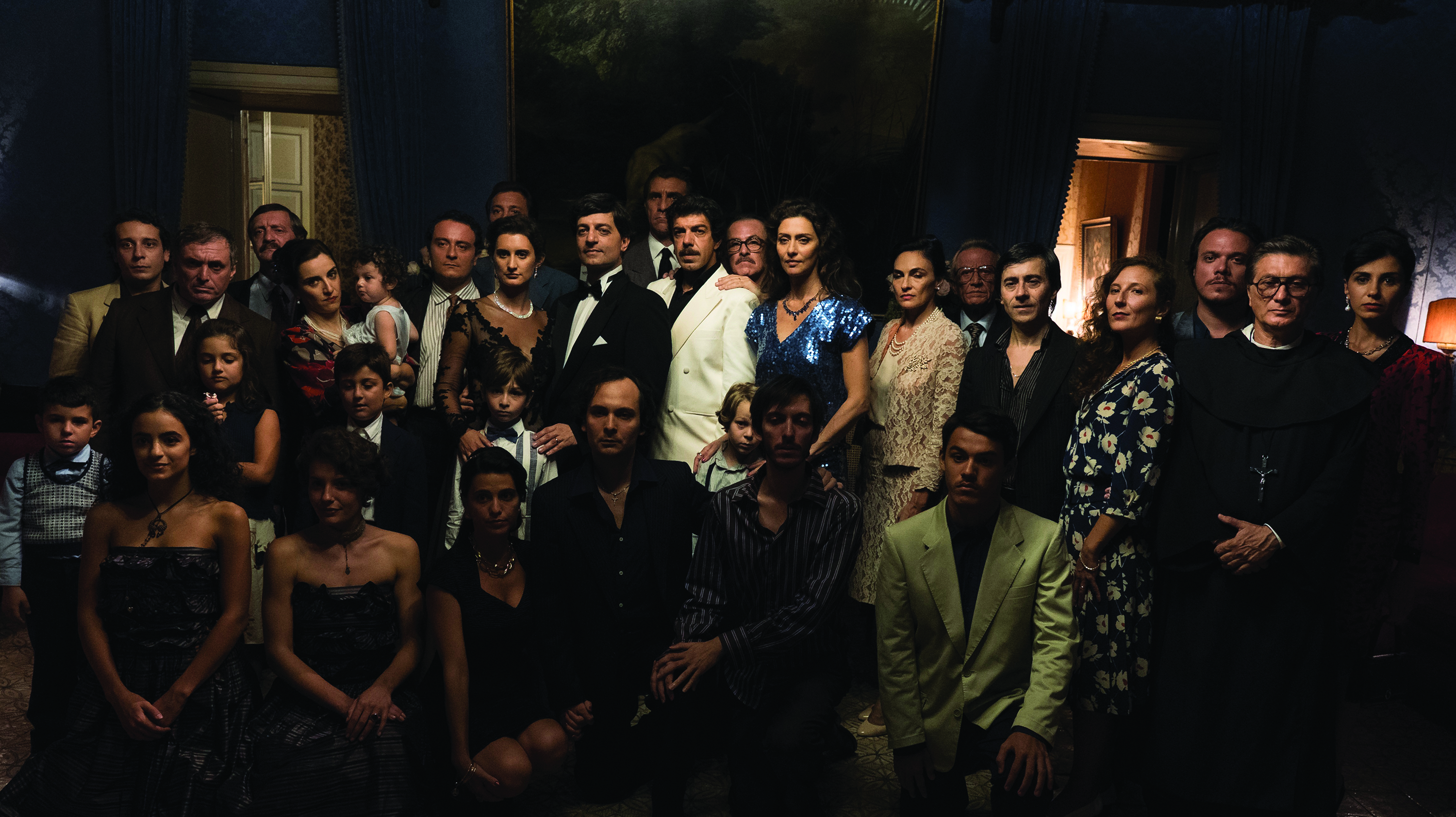 Maria Fernanda Cândido, Pierfrancesco Favino, Fabrizio Ferracane, Luigi Lo Cascio, Gabriele Cicirello, Alberto Gottuso, Goffredo Maria Bruno, Nicola Calì, Paride Cicirello, and Tatu La Vecchia in The Traitor (2019)