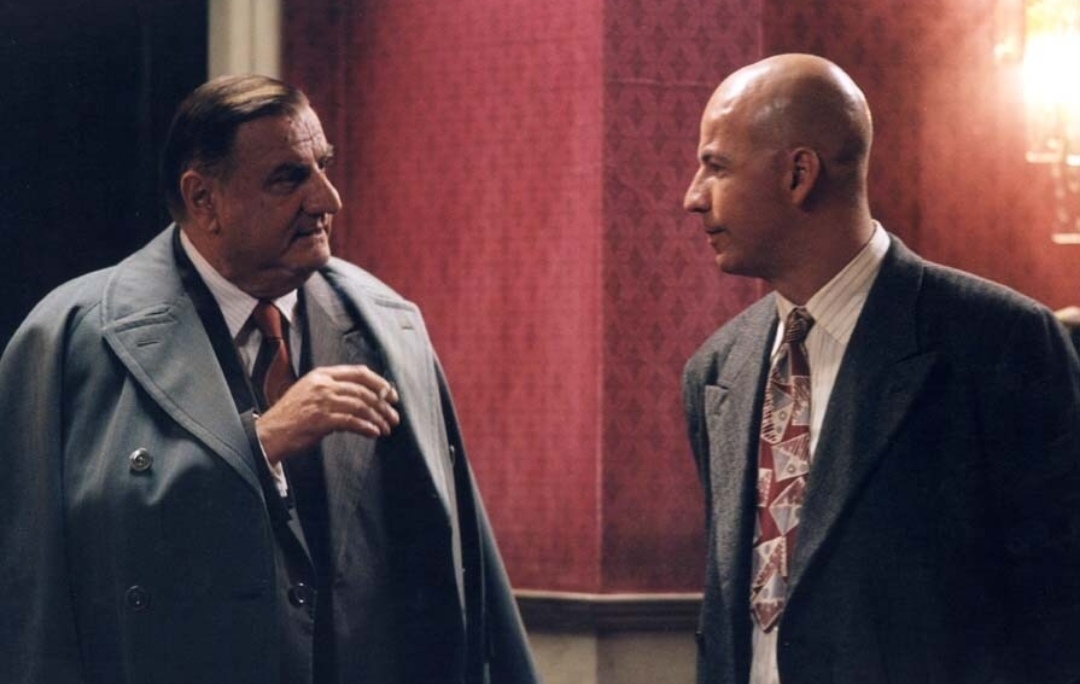 Giovanni Cacioppo and Aldo Maccione in The Legend of Al, John and Jack (2002)