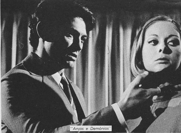 Eva Christian and Geraldo Del Rey in Anjos e Demônios (1970)