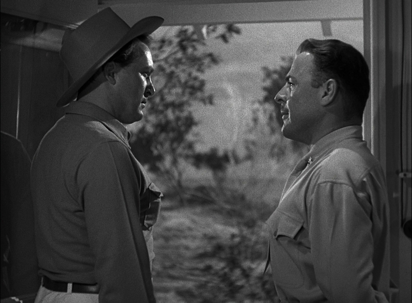 Brian Donlevy and Albert Dekker in Wake Island (1942)