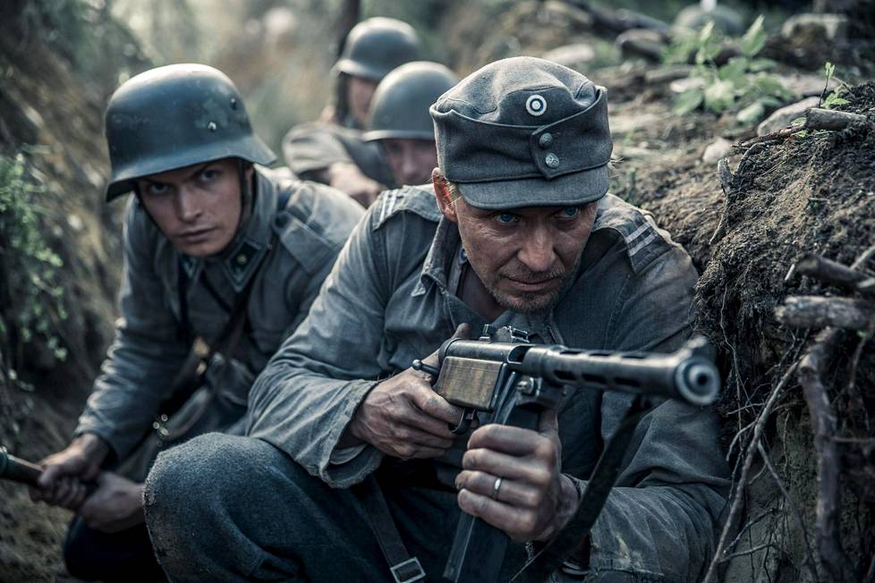 Eero Aho and Johannes Holopainen in The Unknown Soldier (2017)