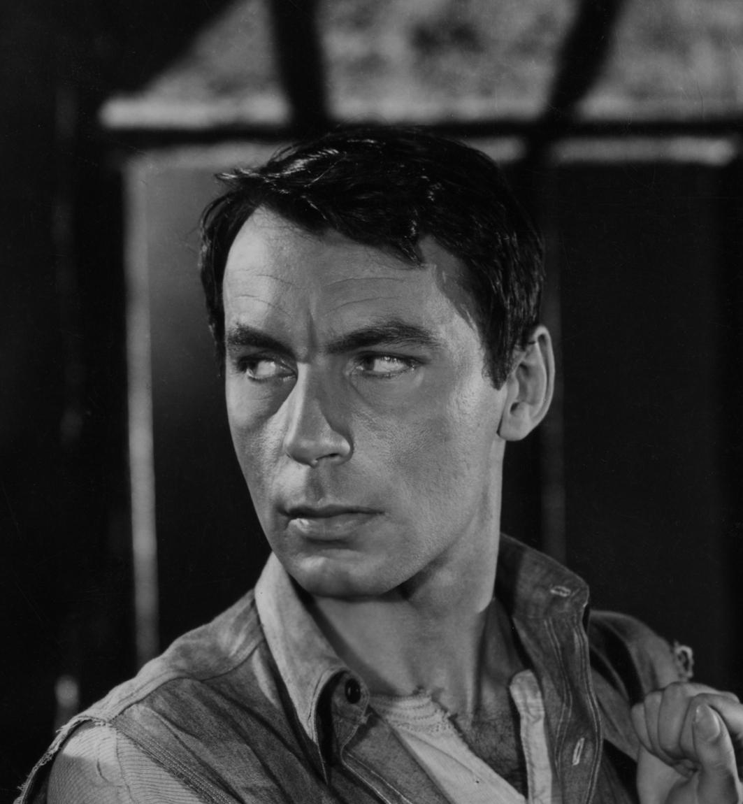 Martin Kosleck in The Mummy's Curse (1944)