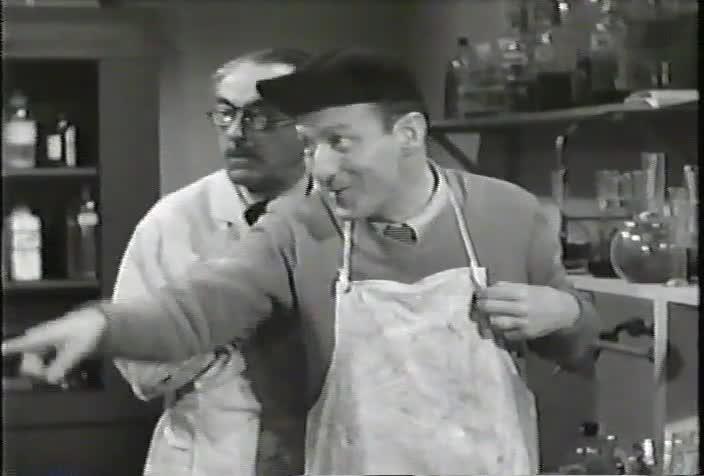 Leon Belasco and Huntz Hall in Jalopy (1953)