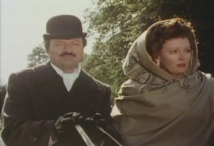 Sarah Badel and Peter Bowles in The Irish R.M. (1983)