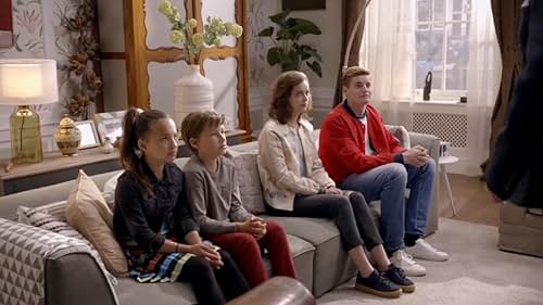 Maemae Renfrow, Daan Creyghton, Thomas Jansen, and Kyra Isako Smith in Contact (2017)