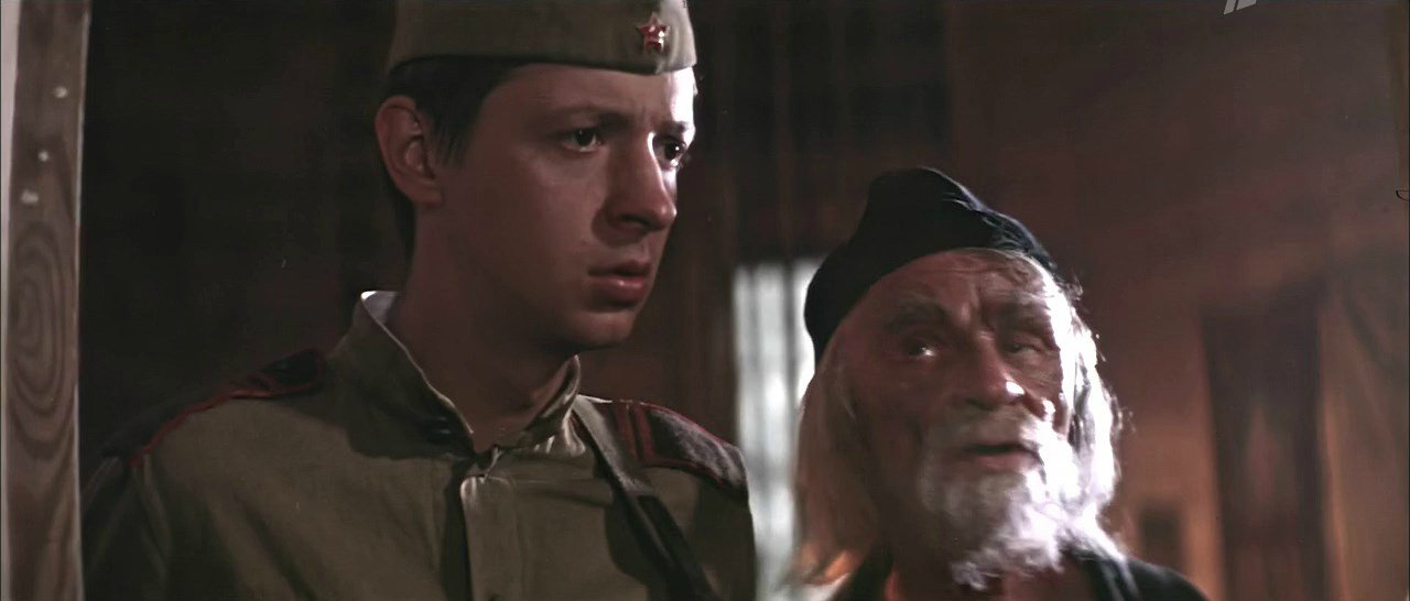 Sergei Ivanov and Boris Saburov in Dachnaya poezdka serzhanta Tsybuli (1979)