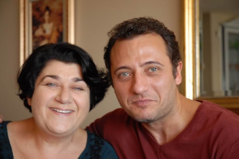 Serra Yilmaz and Yigit Özsener in Losers' Club (2011)