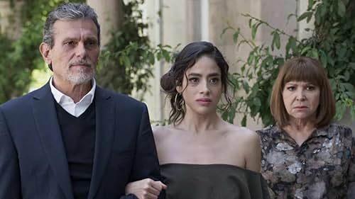 Guillermo García Cantú and Fátima Molina in Te acuerdas de mí (2021)