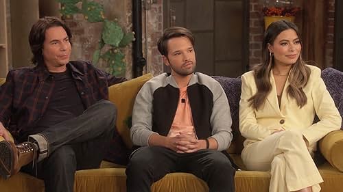 Nathan Kress, Jerry Trainor, and Miranda Cosgrove in iCarly (2021)