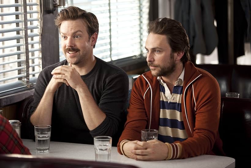 Charlie Day and Jason Sudeikis in Going the Distance (2010)