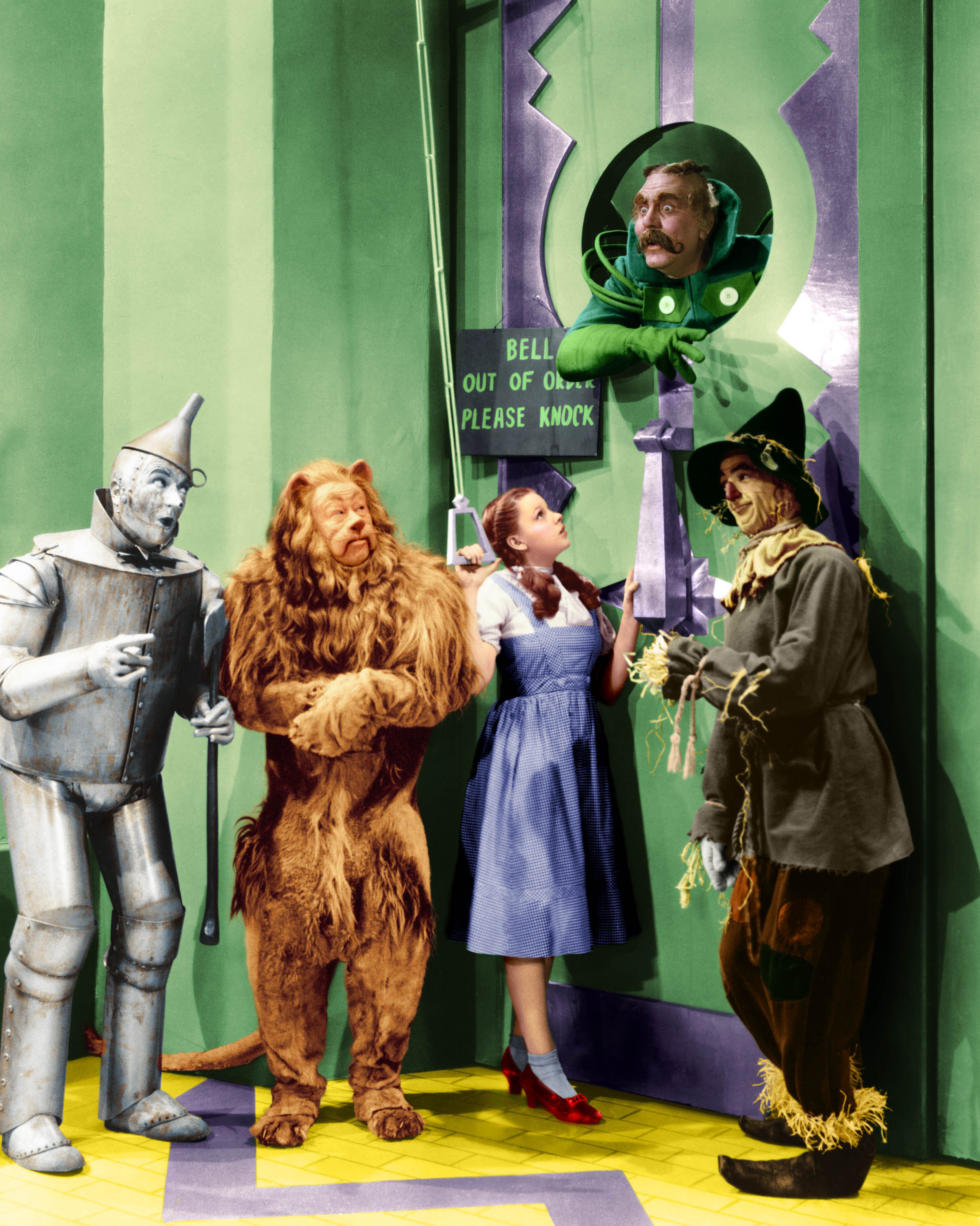 Judy Garland, Ray Bolger, Jack Haley, Bert Lahr, and Frank Morgan in The Wizard of Oz (1939)